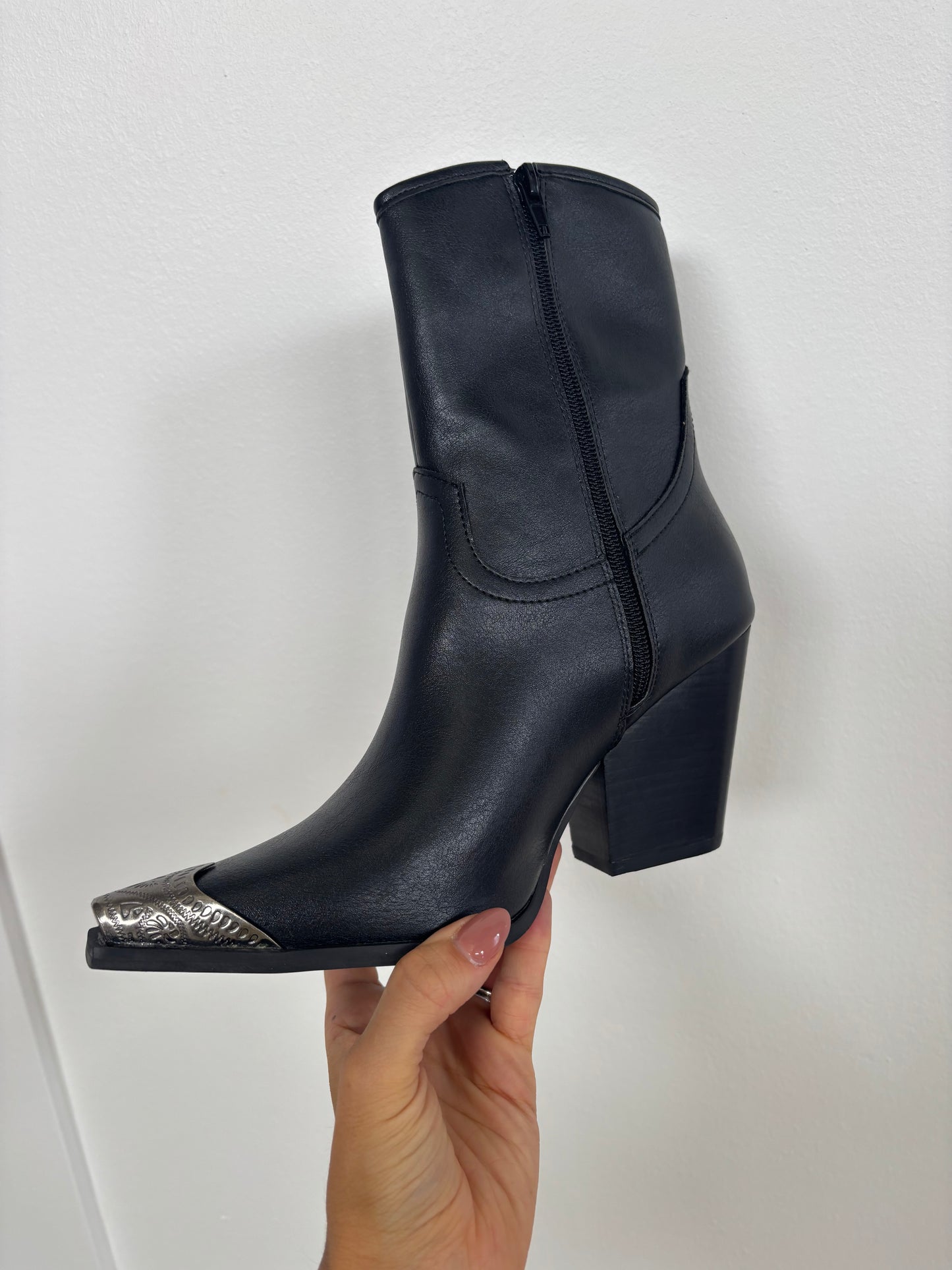 Kai Rhinestone Fringe Studded Toe Cowgirl Boots - Black