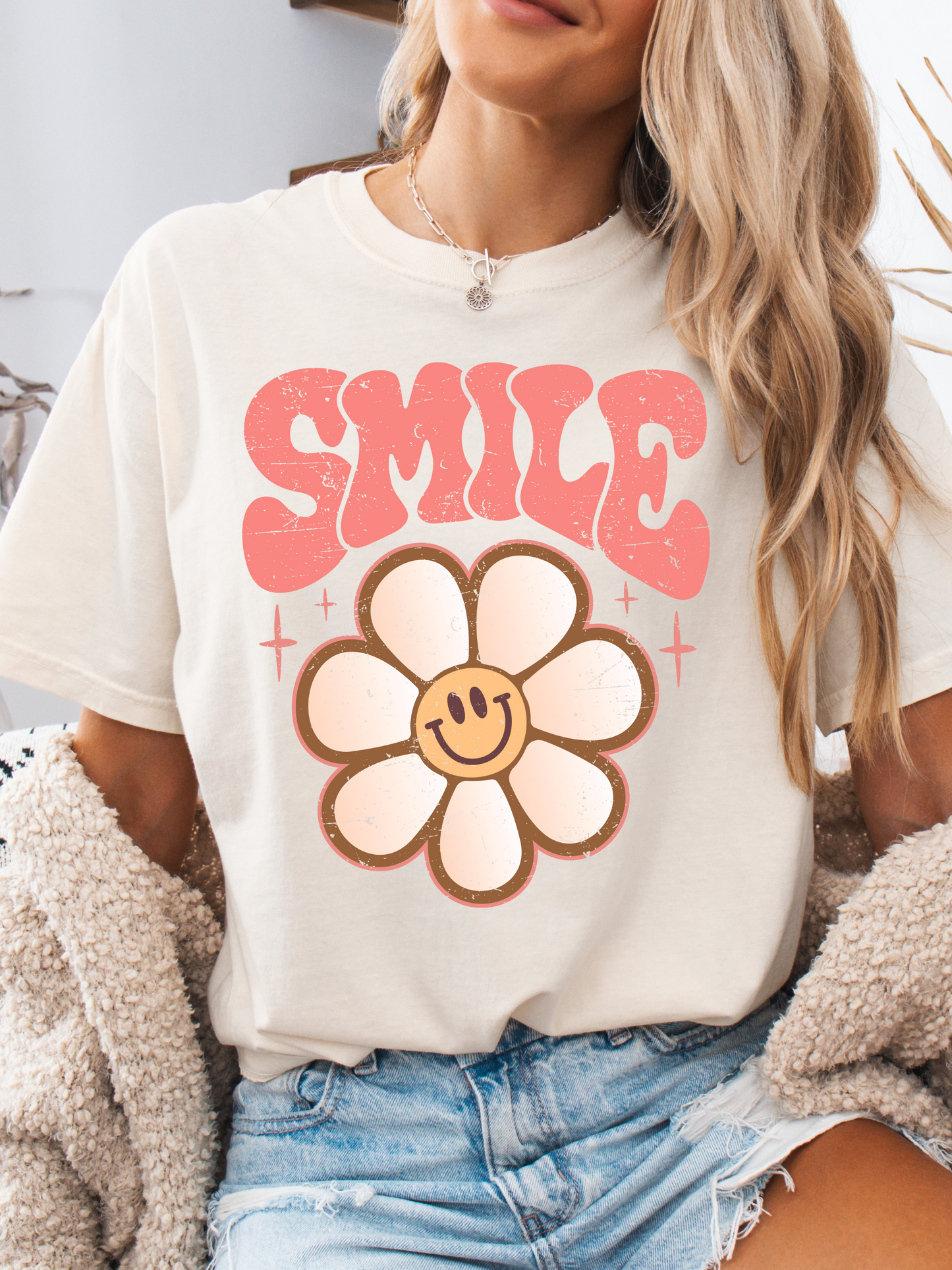 Smiley Daisy Graphic Tee