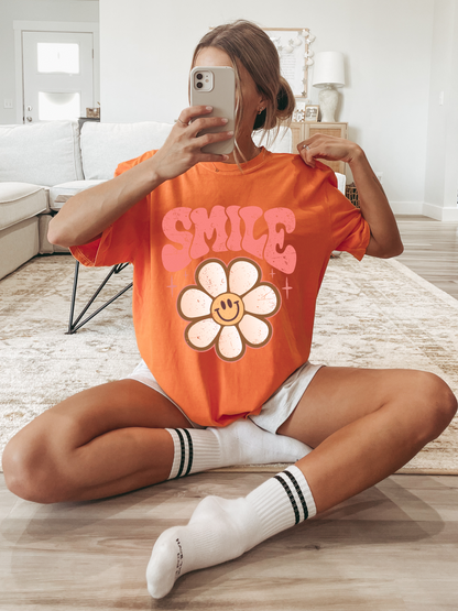 Daisy Smile Graphic Tee