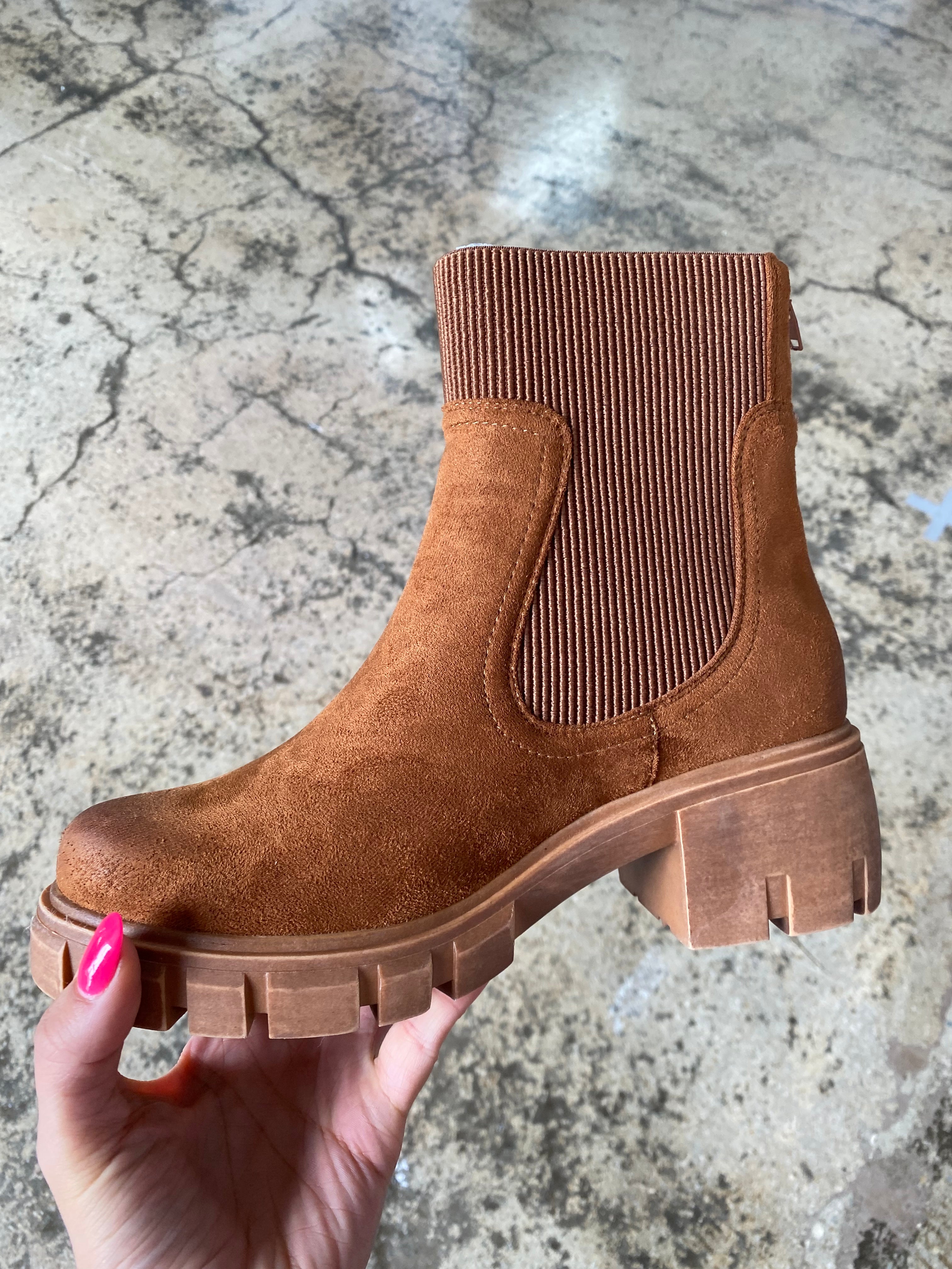 Fall Feels Boots- Whiskey Brown