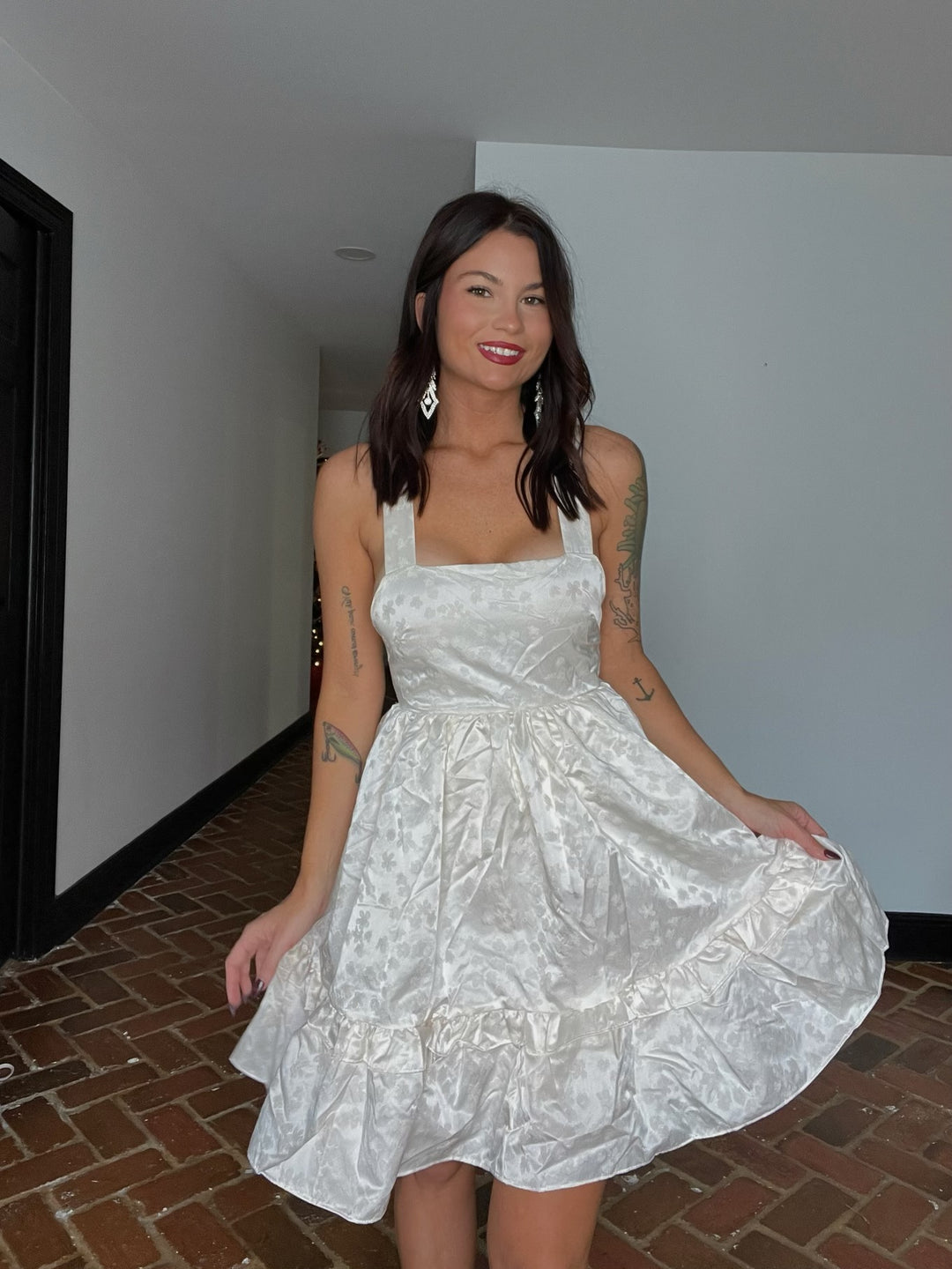 Raelynn Textured Floral Print Mini Dress - White