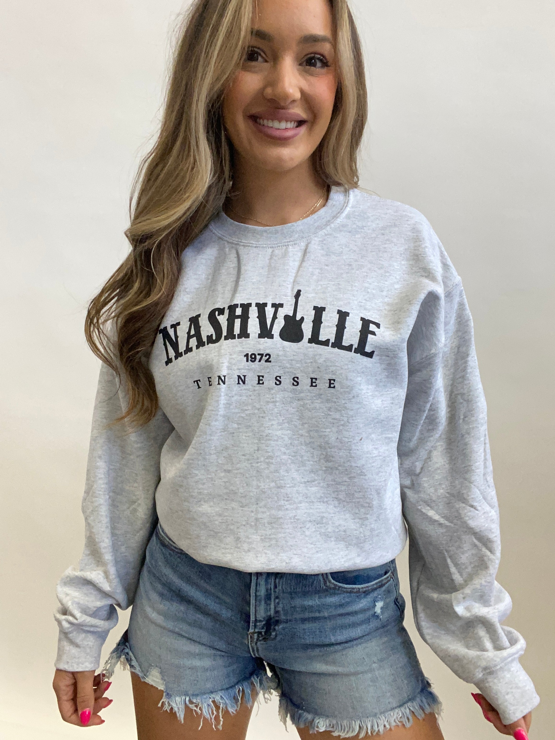 Nashville Tennessee Graphic Crewneck- Heather Grey