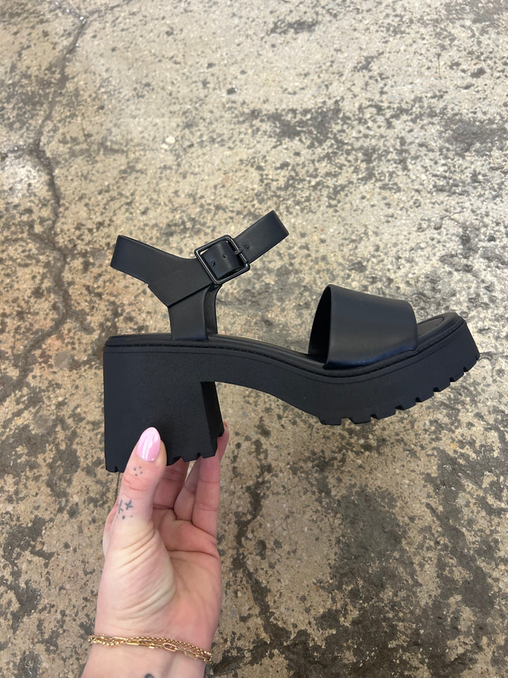 IMPERFECT of Boomerang Platform Chunky Heeled Sandal