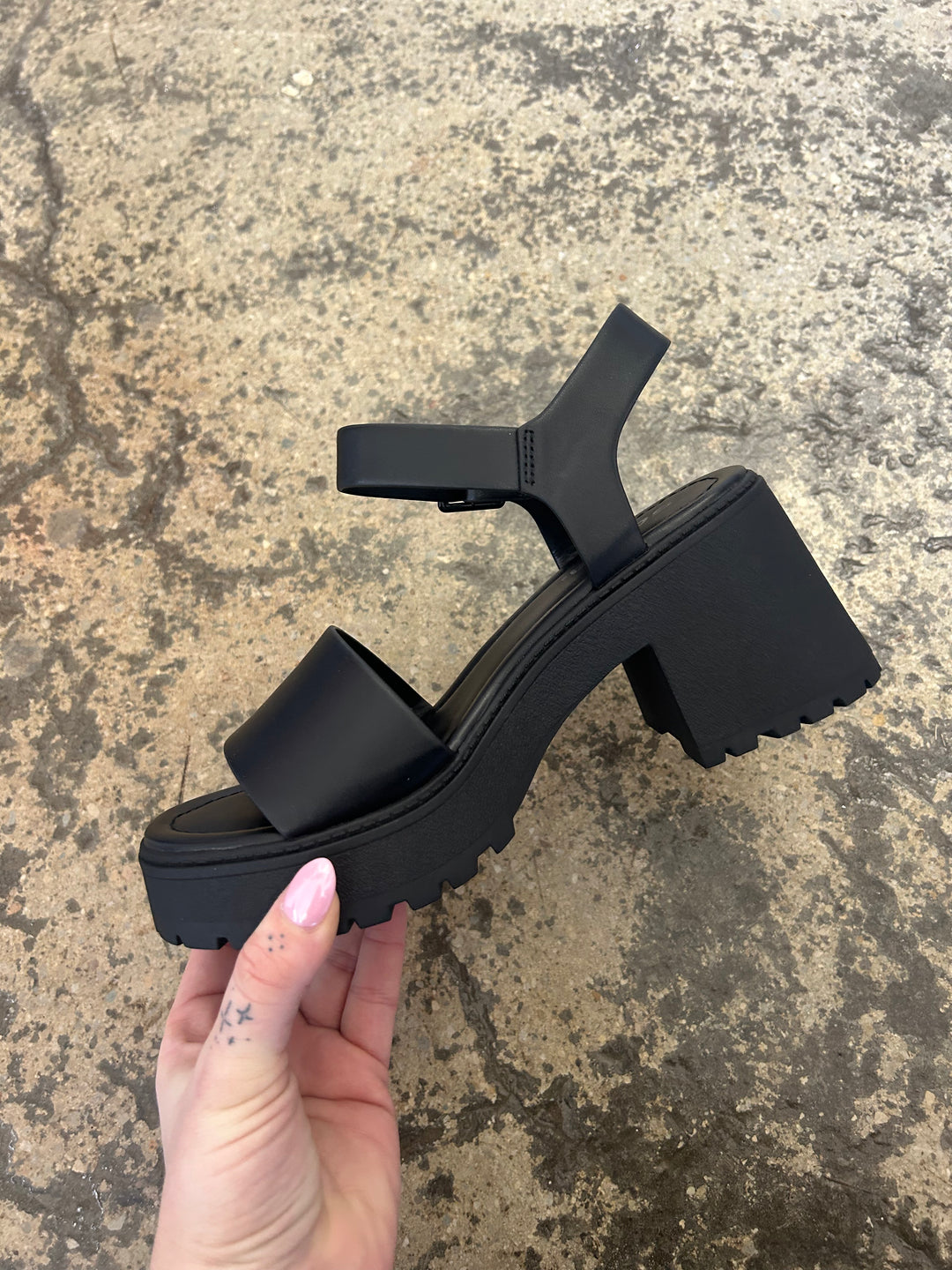 IMPERFECT of Boomerang Platform Chunky Heeled Sandal