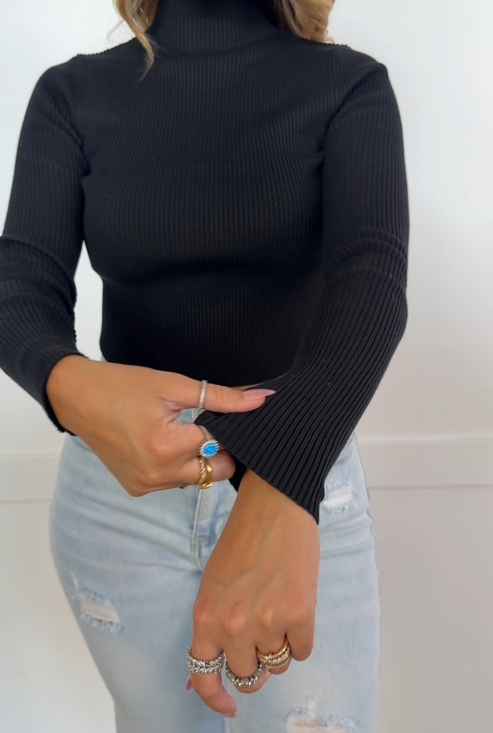 Mira Ribbed Cropped Curve-Hem Turtleneck Sweater