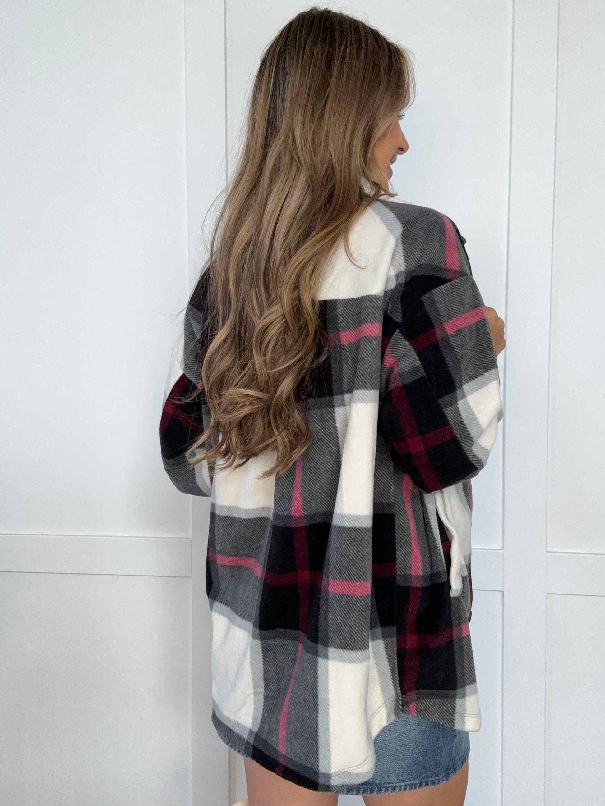 Buy our "Erin Oversized Plaid Fleece Shacket - Black" online – Willow Boutique Clothing. Shop stylish Erin Oversized Plaid Fleece Shacket - Black today.