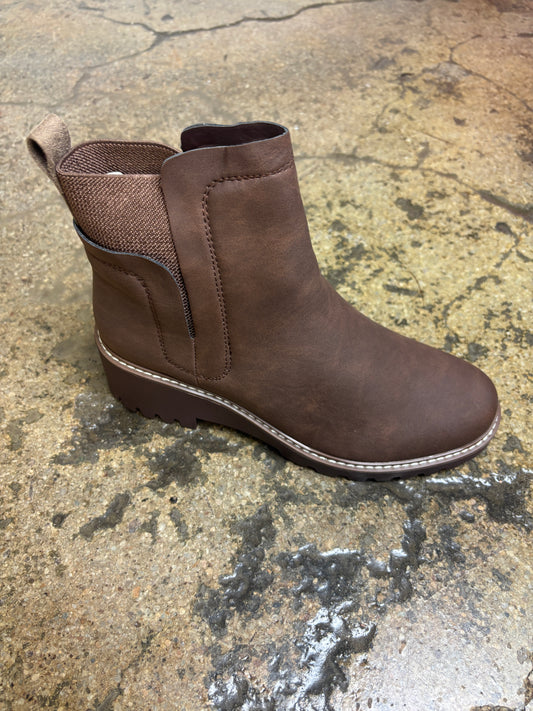 Bailey Round Toe Chelsea Ankle Boot