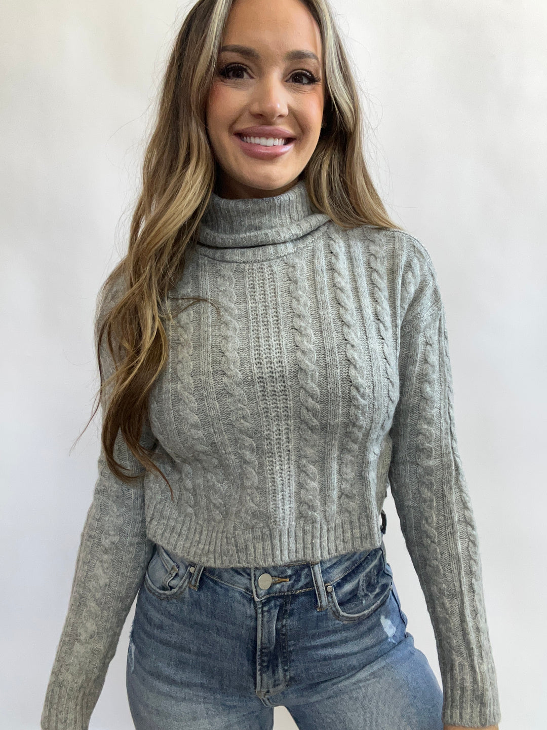 Cable Knit Cropped Sweater - Heather Grey