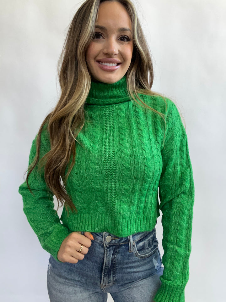 Cable Knit Cropped Sweater - Green
