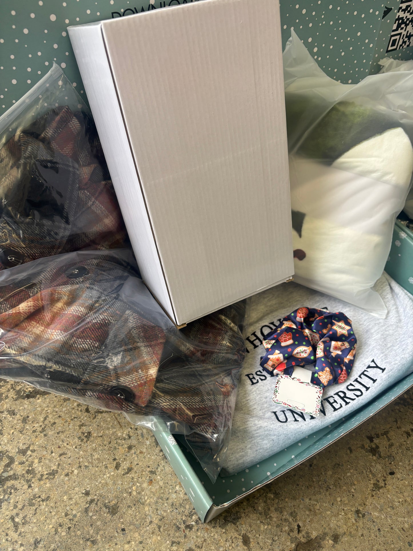 Willow Clothing Box - Black Friday