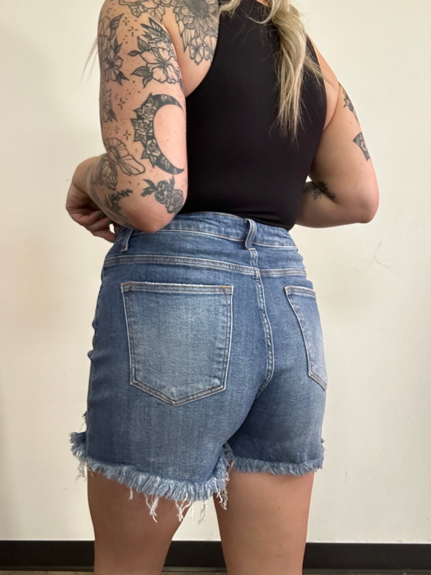 On The Go Risen Distressed Shorts- Medium Wash