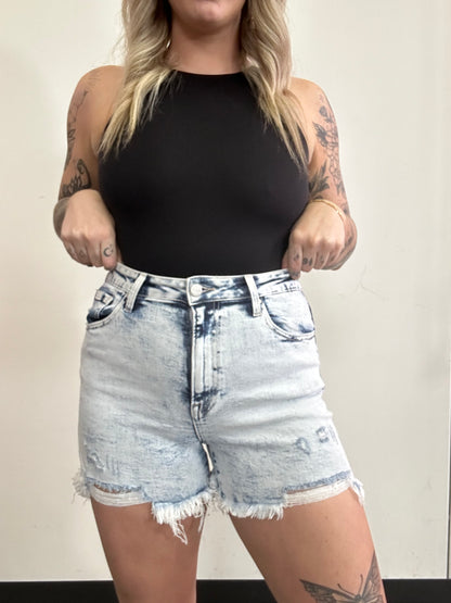 On The Go Risen Distressed Shorts - Acid Light Wash