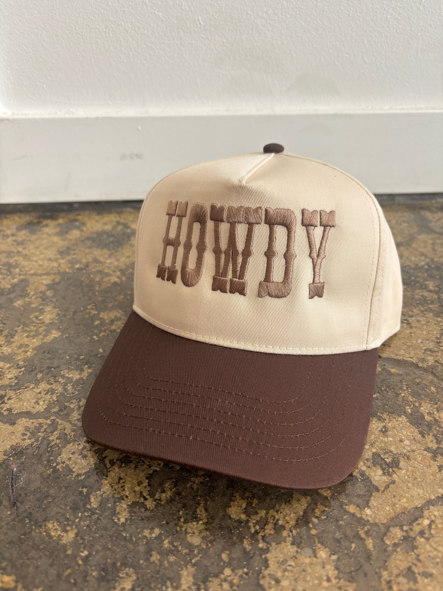 HOWDY Embroyidery Trucker Hat