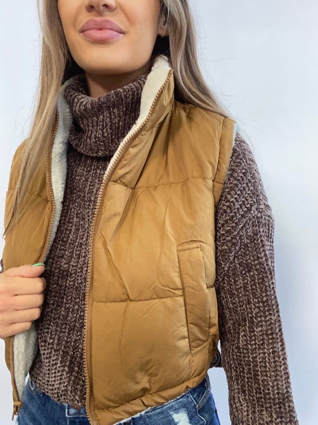 Reversible Puffer Vest in Brown