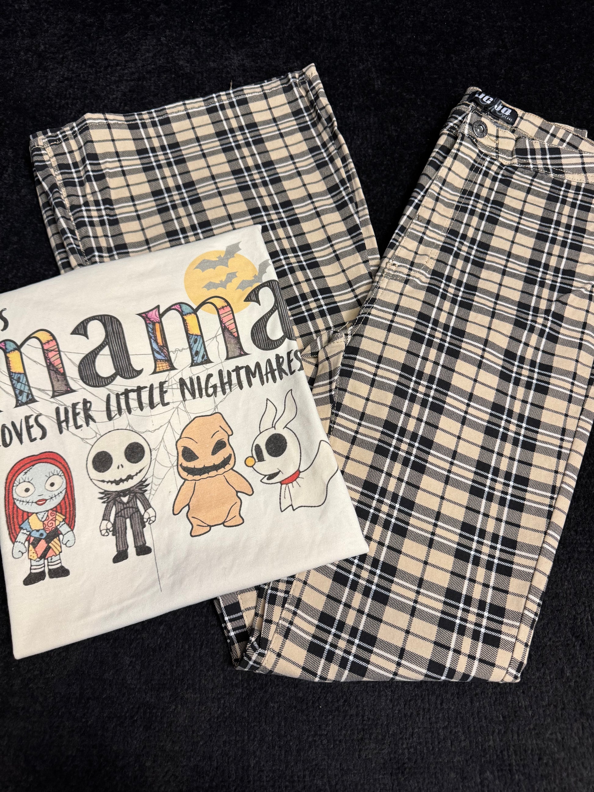 Buy our "Spooky Mom Flare Bundle Bag (1 Fiona Flare + 1 Spooky Momma Tee)" online – Willow Boutique Clothing. Shop stylish Spooky Mom Flare Bundle Bag (1 Fiona Flare + 1 Spooky Momma Tee) today.