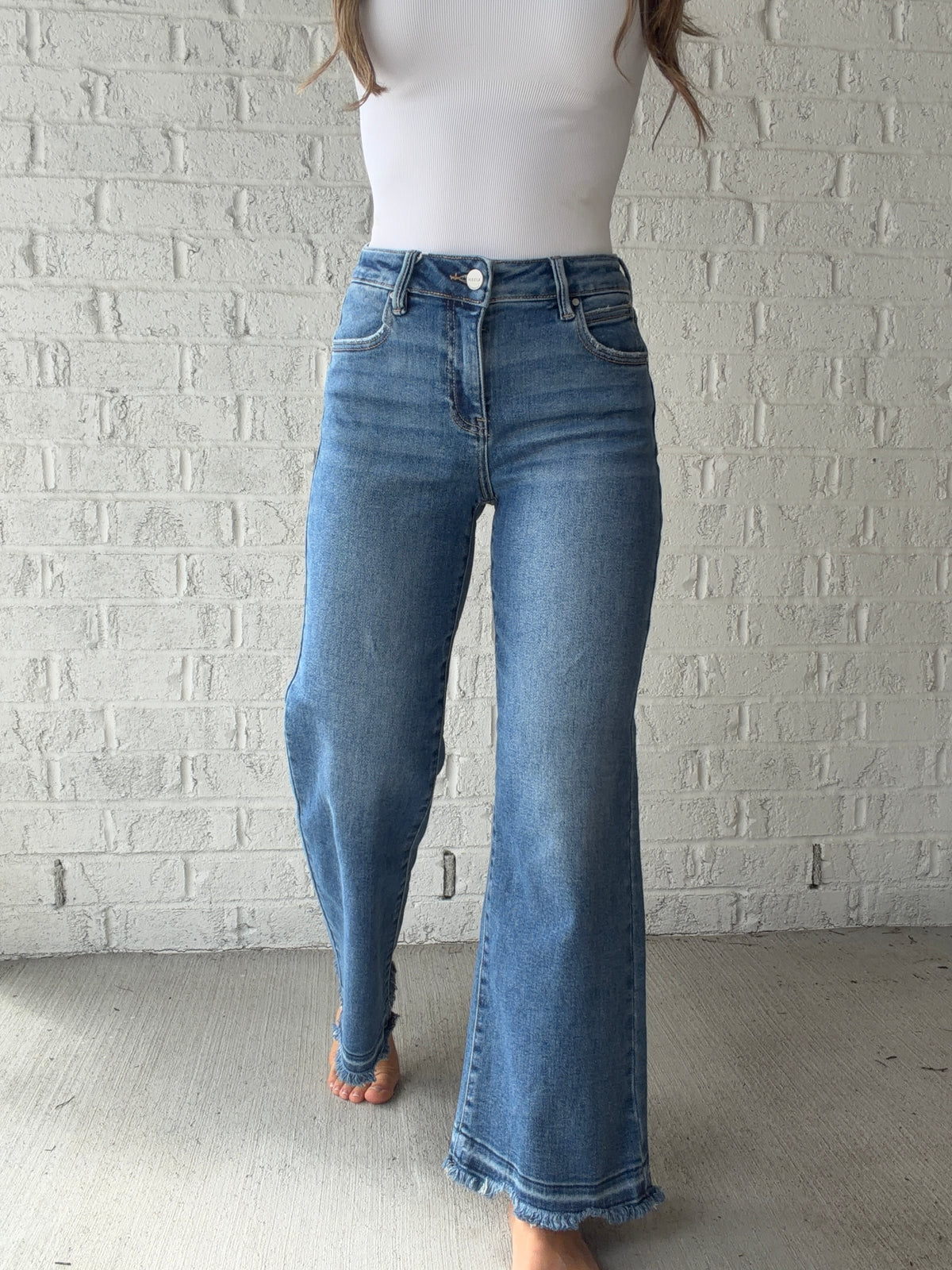 Maggie Mid Rise Crop Wide Jeans