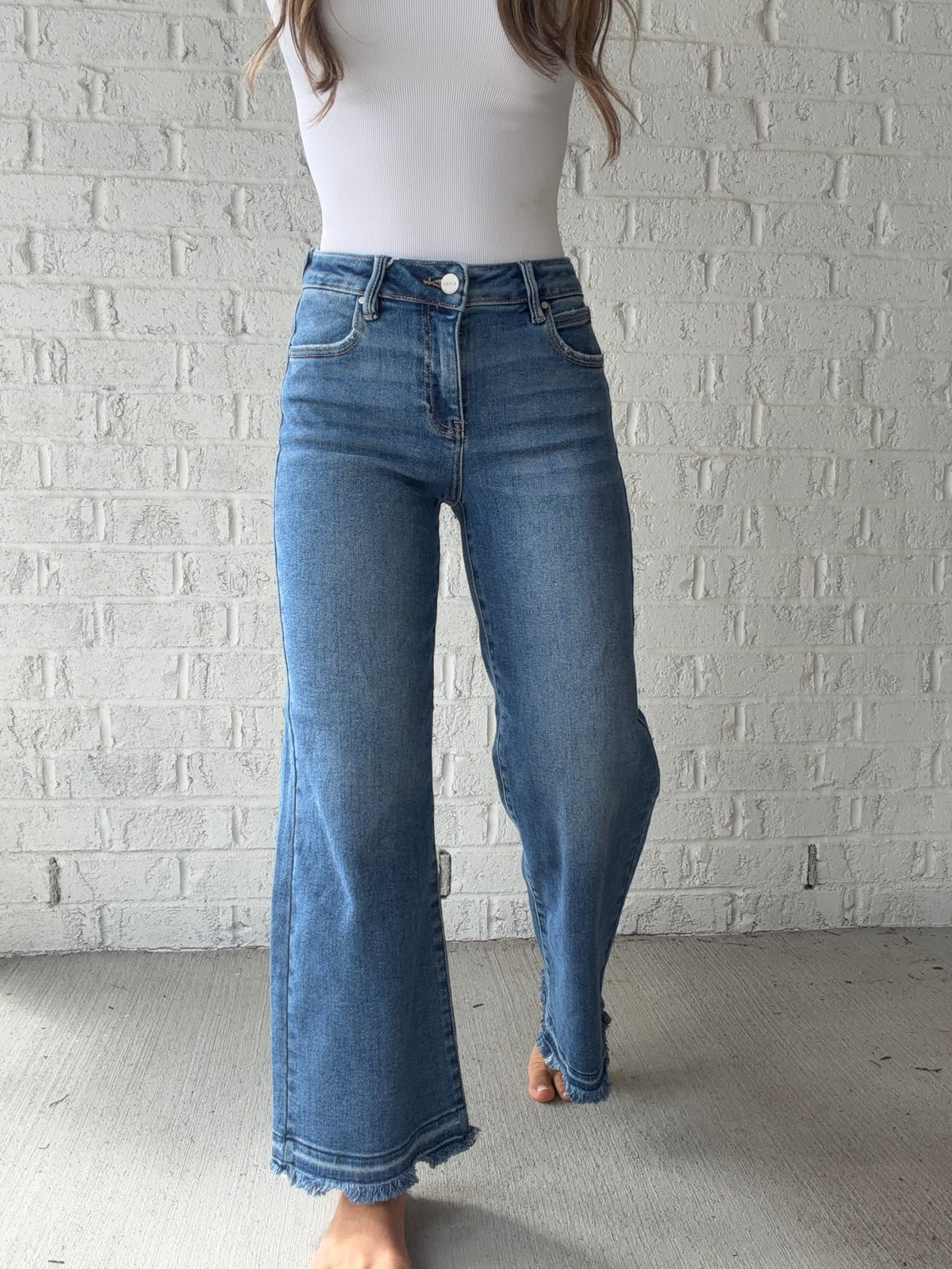 Maggie Mid Rise Crop Wide Jeans