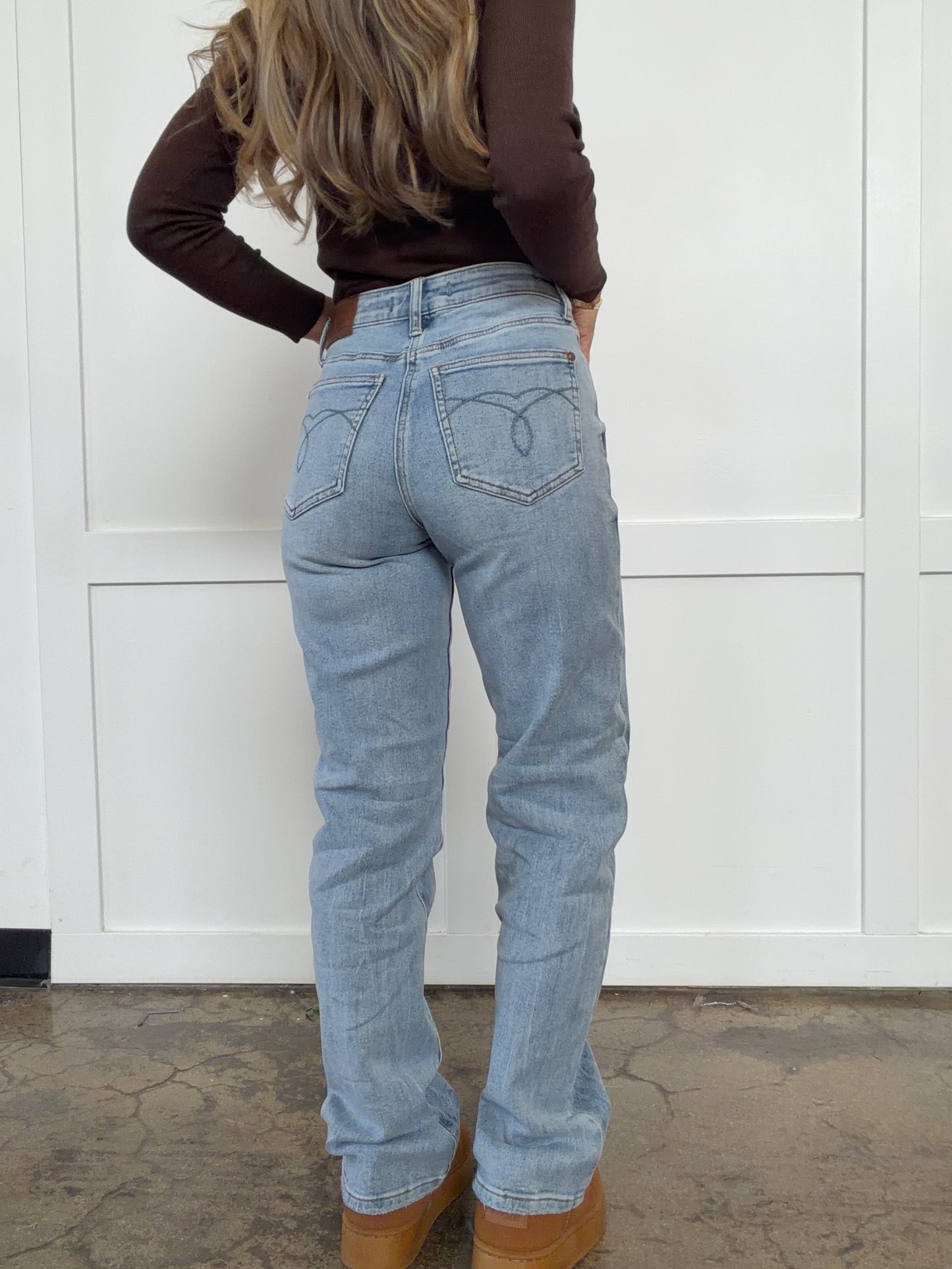 Ellie Straight Leg Mid Rise Jeans