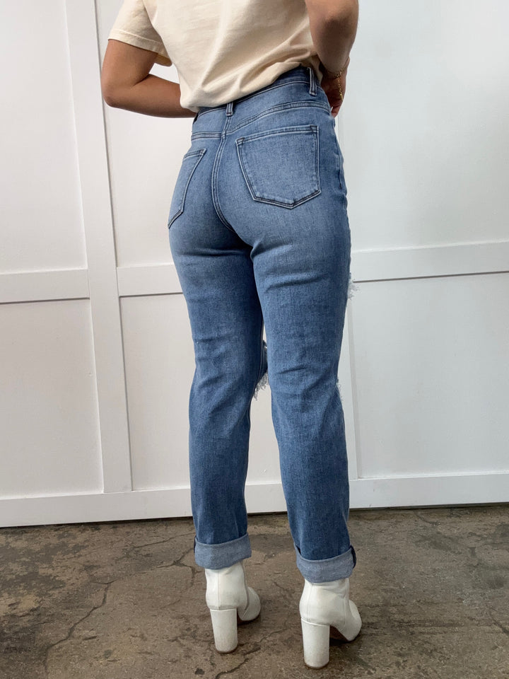 Lindsey Distressed Boyfriend Stretchy Jeans - Medium Wash