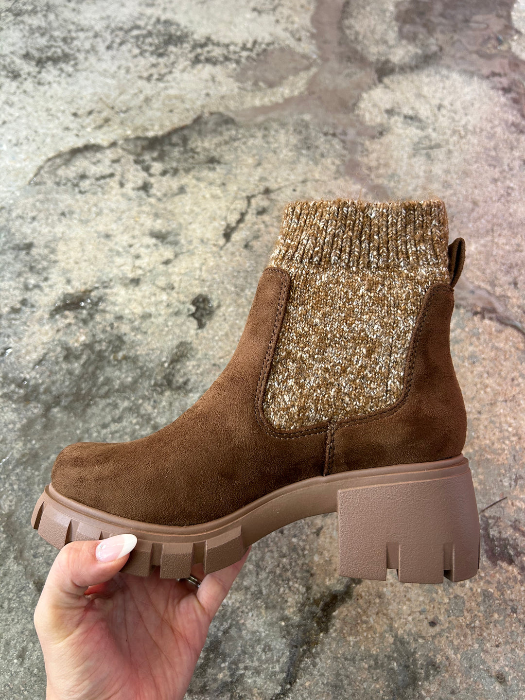 Ribbed Ankle Platform Chelsea Booties