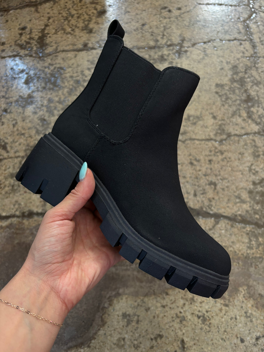 Shelly Work For It Matte Lug Sole Chelsea Boots in Black