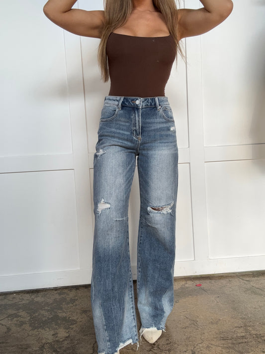 Harlow Risen Mid Rise Fit Wide Baggy Washed Jeans