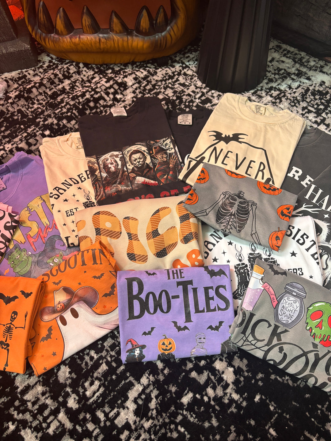 Buy our "Spooky Flare Bundle (1 Fiona Flare + 1 Surprise Spooky Shirt)" online – Willow Boutique Clothing. Shop stylish Spooky Flare Bundle (1 Fiona Flare + 1 Surprise Spooky Shirt) today.