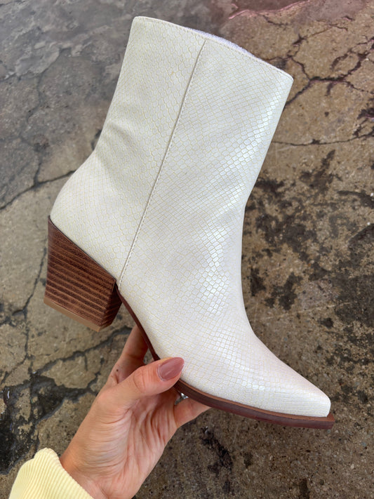 Miley Low Calf Pointed Alligator Boots