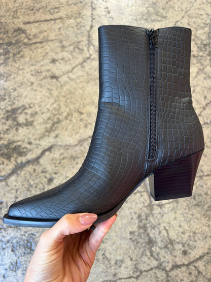 Miley Low Calf Pointed Alligator Boots
