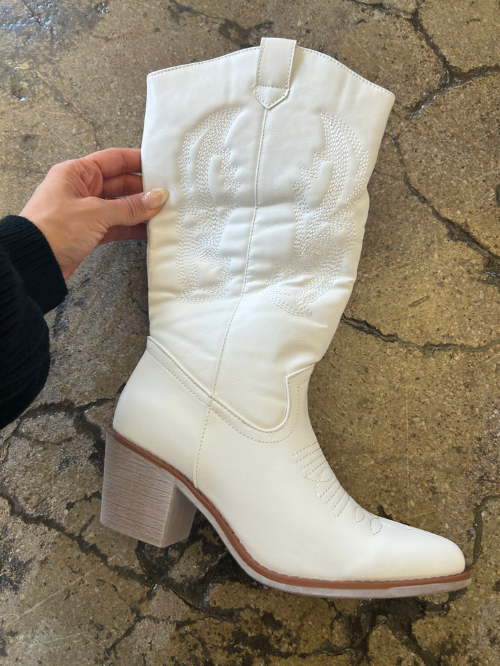 Wild Wiley Cowgirl Boots- White