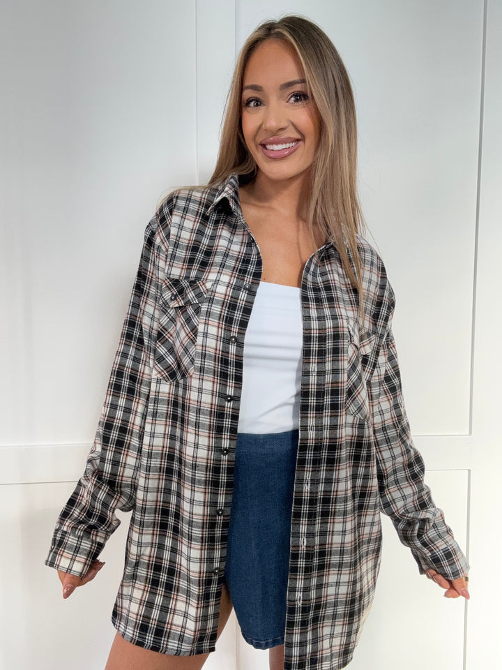 Buy our "Crisp Breeze Oversized Plaid Flannel Shirt" online – Willow Boutique Clothing. Shop stylish Crisp Breeze Oversized Plaid Flannel Shirt today.
