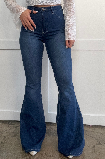 Buy our "All American Flare Bundle (1 Fiona Flares + 1 Graphic Tee)" online – Willow Boutique Clothing. Shop stylish All American Flare Bundle (1 Fiona Flares + 1 Graphic Tee) today.