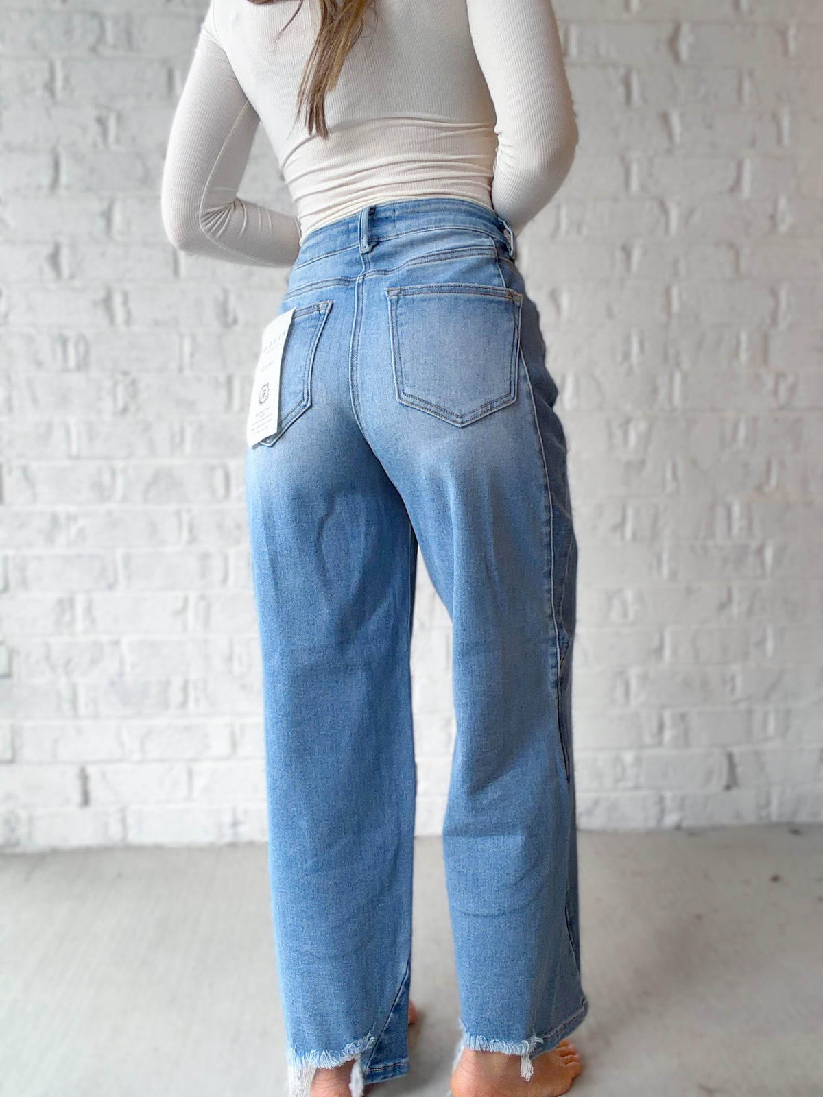 Makenzie Contrast Wash Cropped Barrel Jeans