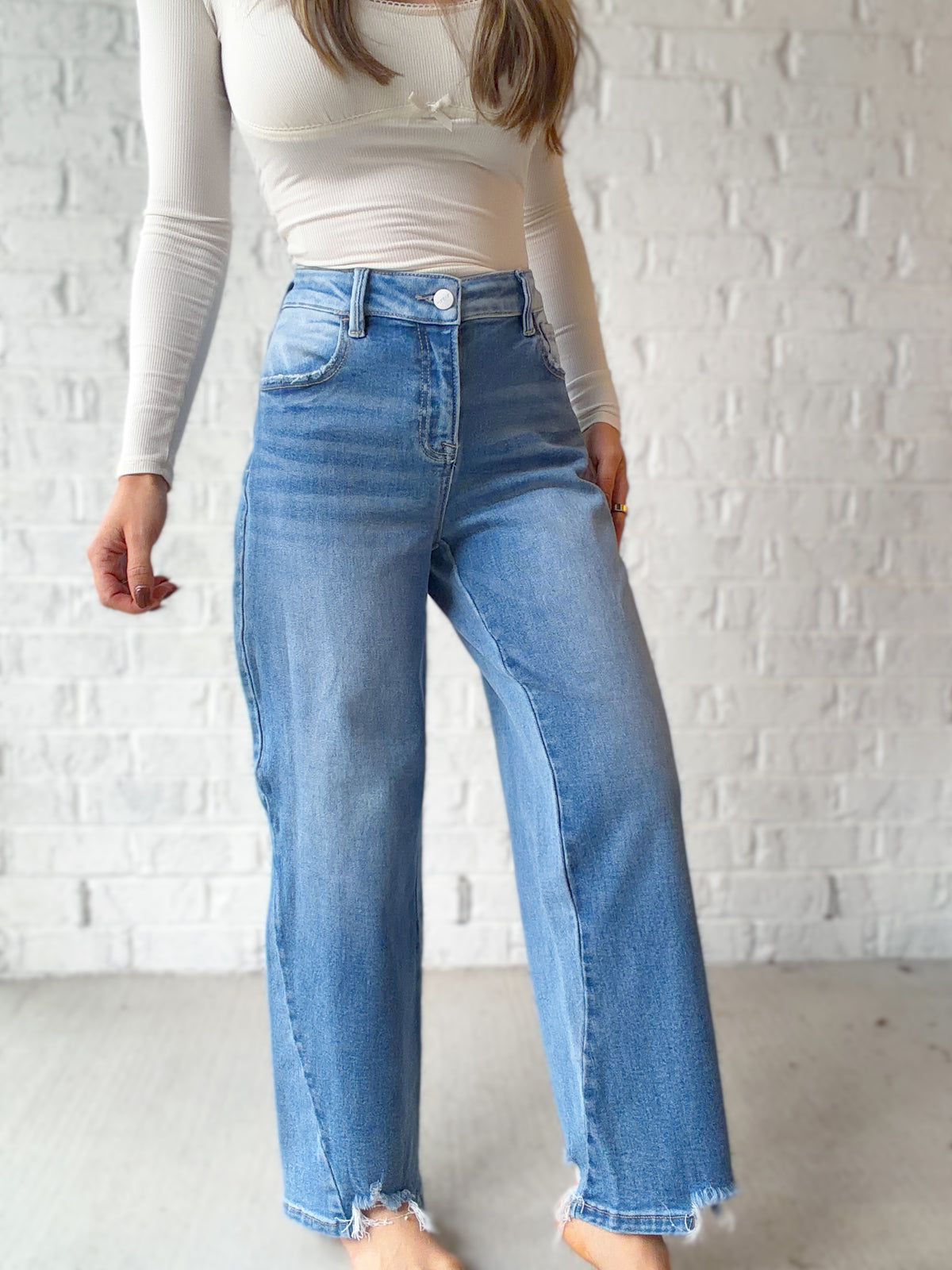 Makenzie Contrast Wash Cropped Barrel Jeans