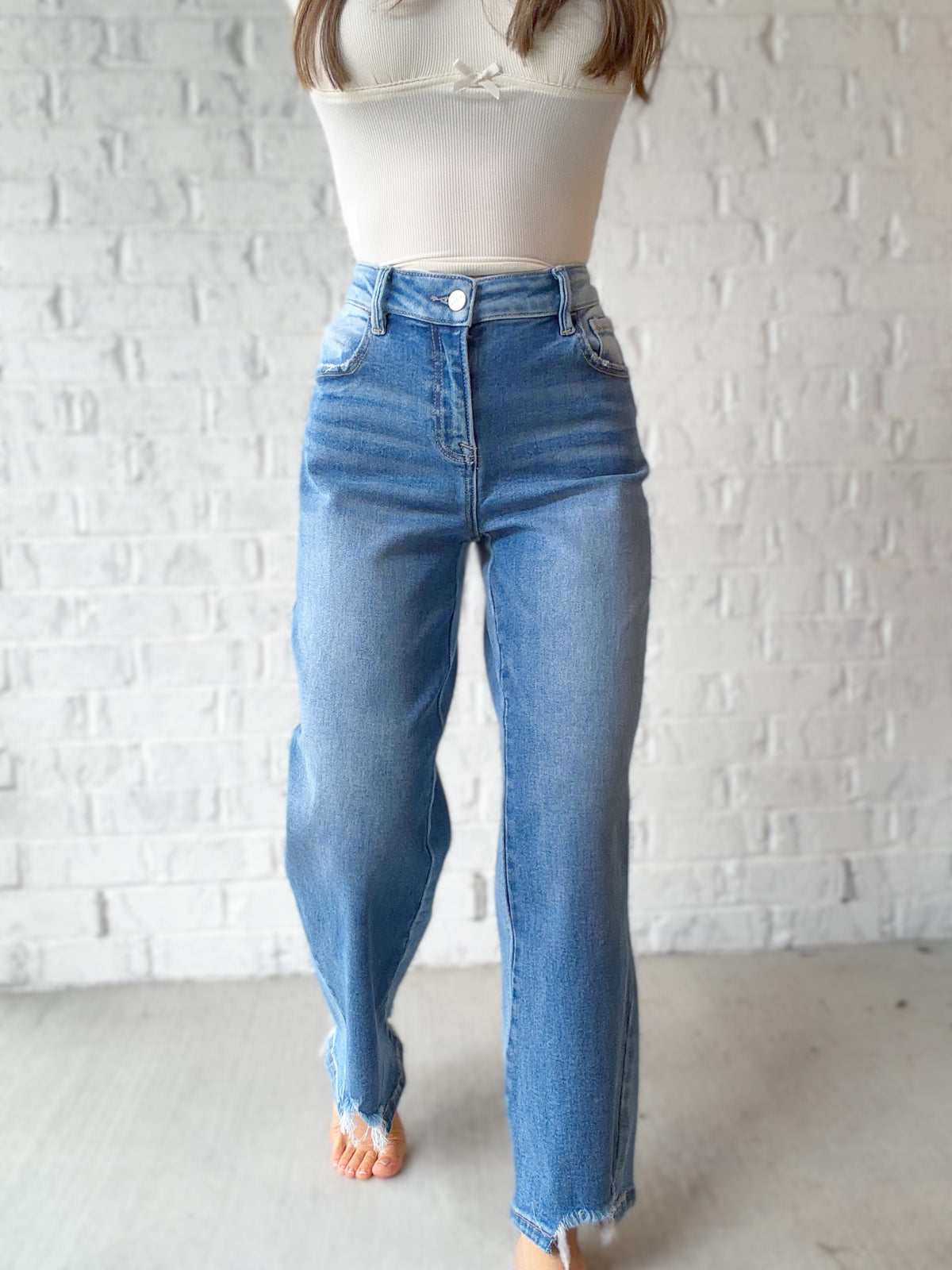 Makenzie Contrast Wash Cropped Barrel Jeans