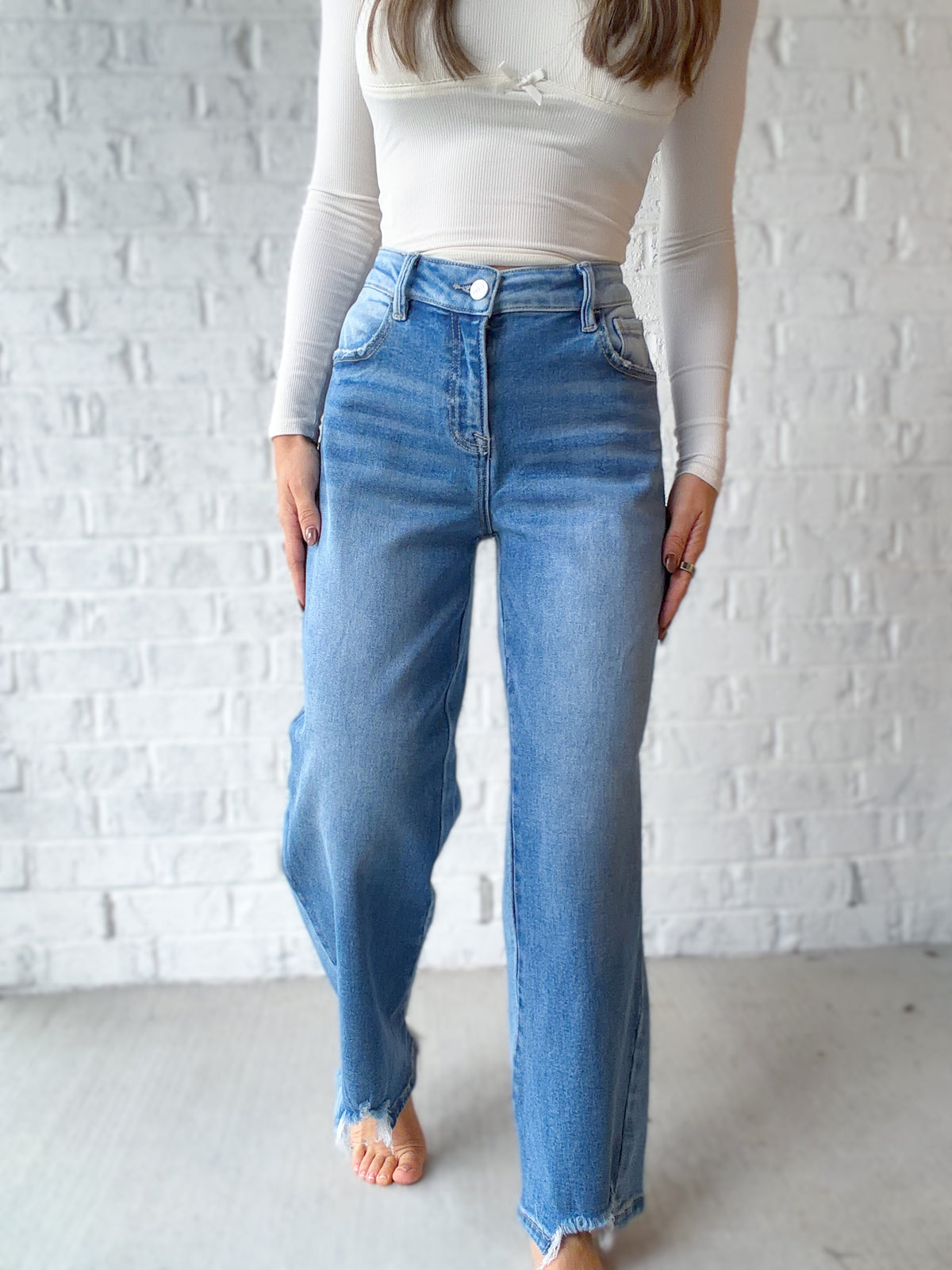 Makenzie Contrast Wash Cropped Barrel Jeans