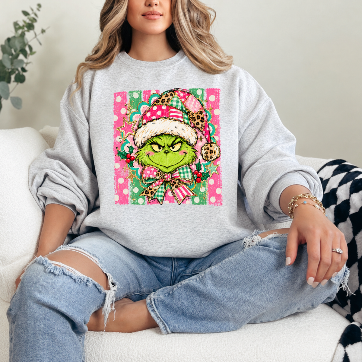 Cutesy Grinch Crewneck — Ash
