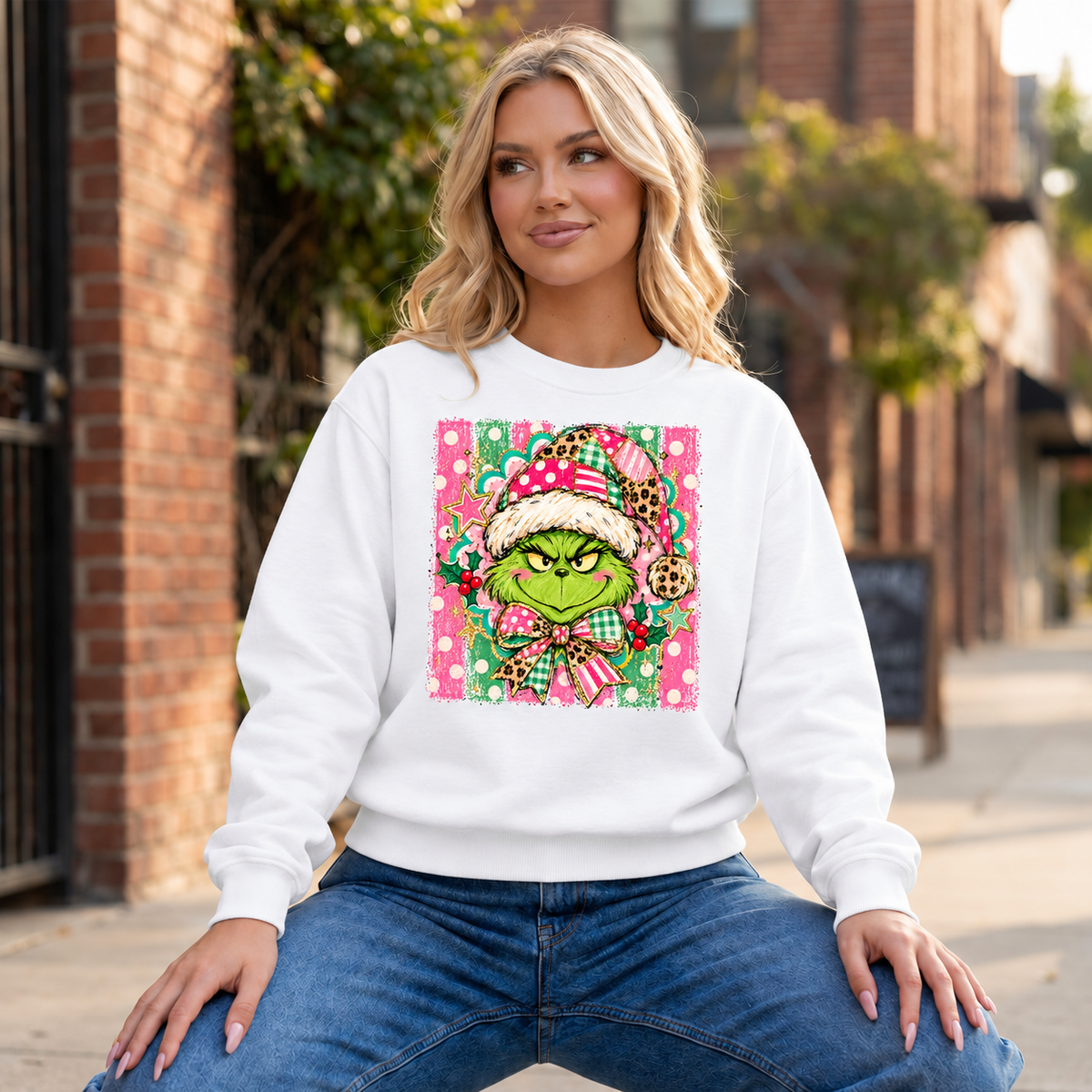 Cutesy Grinch Crewneck — White