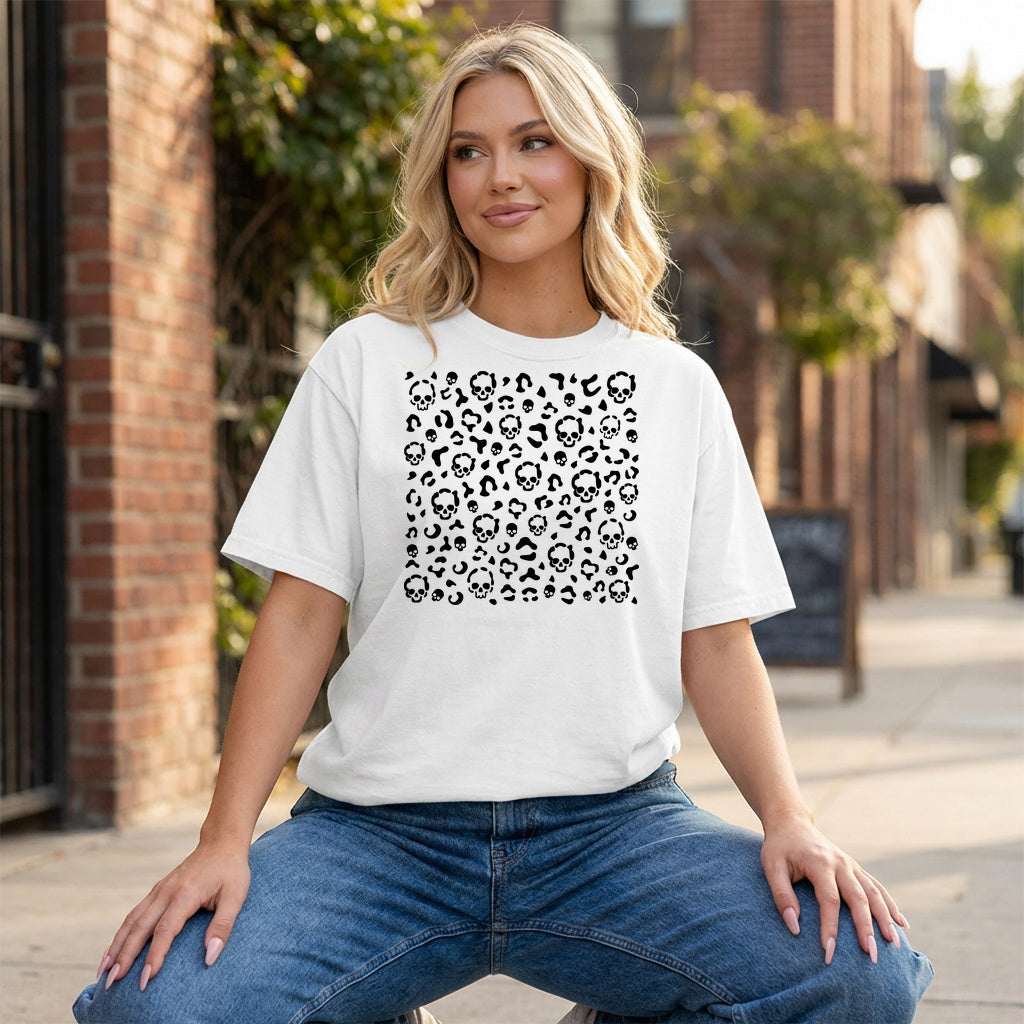 Leopard Skull Print Graphic - White T-Shirt on model